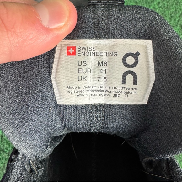 On Running Cloud Hi Shoes Mens Size 8 Black CloudTec Womens 9.5 Waterproof - Picture 9 of 10